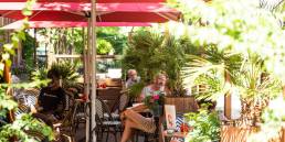 BosboomToussaintstraat eten terras Cafe Toussaint Amsterdam